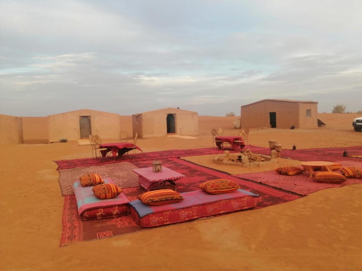 Отель Chigaga Luxury Camp Мхамид Экстерьер фото