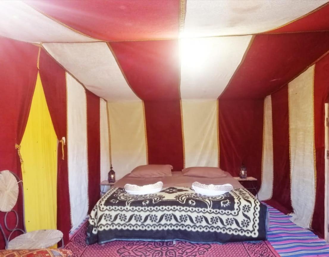 Отель Chigaga Luxury Camp Мхамид Экстерьер фото