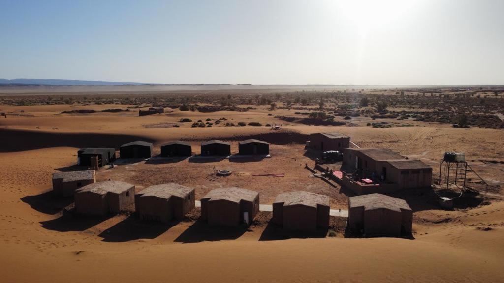 Отель Chigaga Luxury Camp Мхамид Экстерьер фото